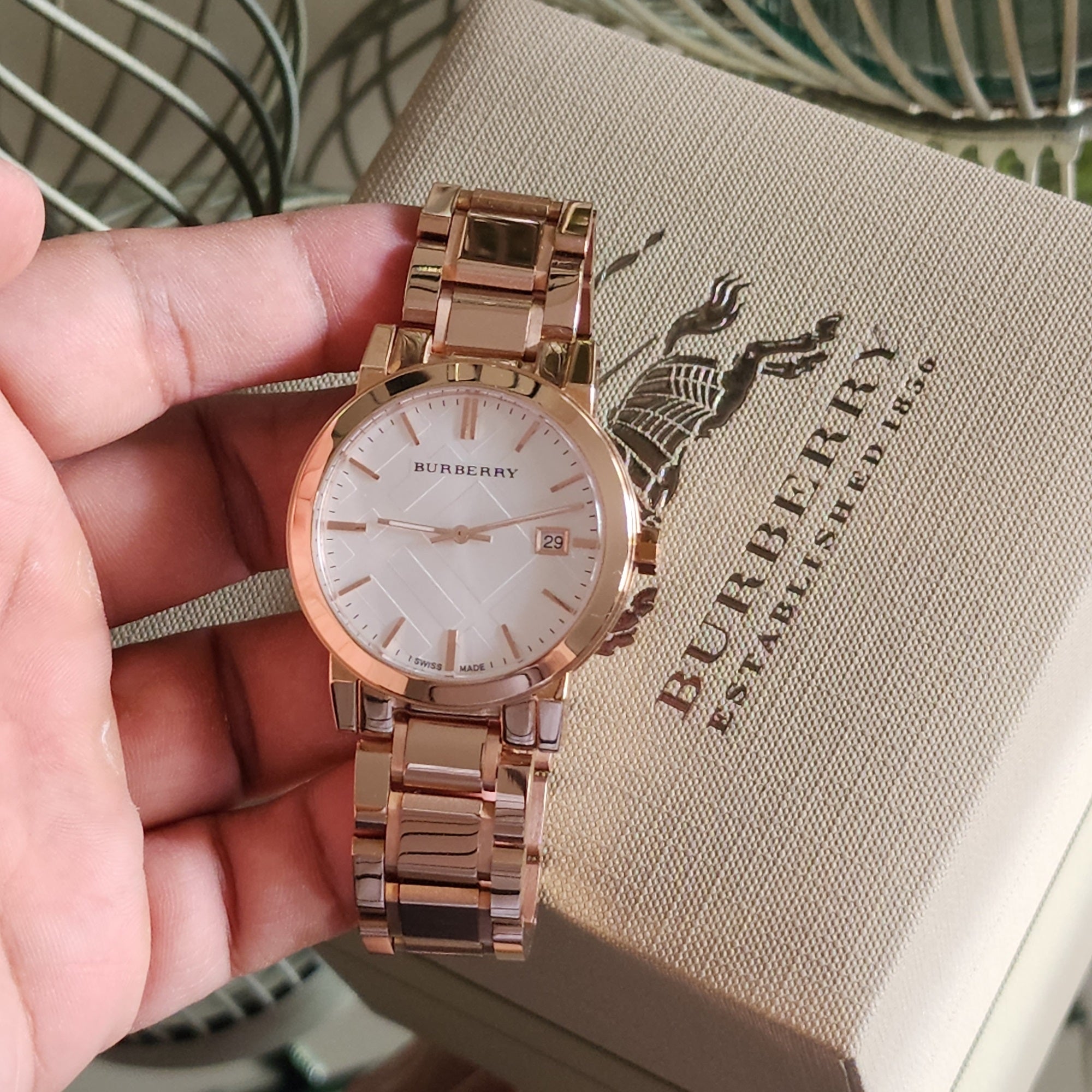 Burberry The City White Dial Rose Gold Stainless Steel Strap Watch for Women - BU9004 Watches Burberry   