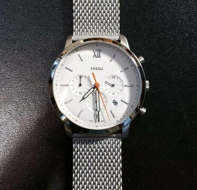 Fossil Neutra Chronograph White Dial Silver Mesh Bracelet Watch for Men - FS5382 Watches Fossil   