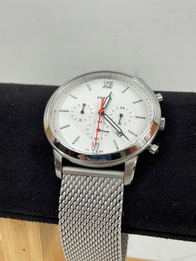 Fossil Neutra Chronograph White Dial Silver Mesh Bracelet Watch for Men - FS5382 Watches Fossil   