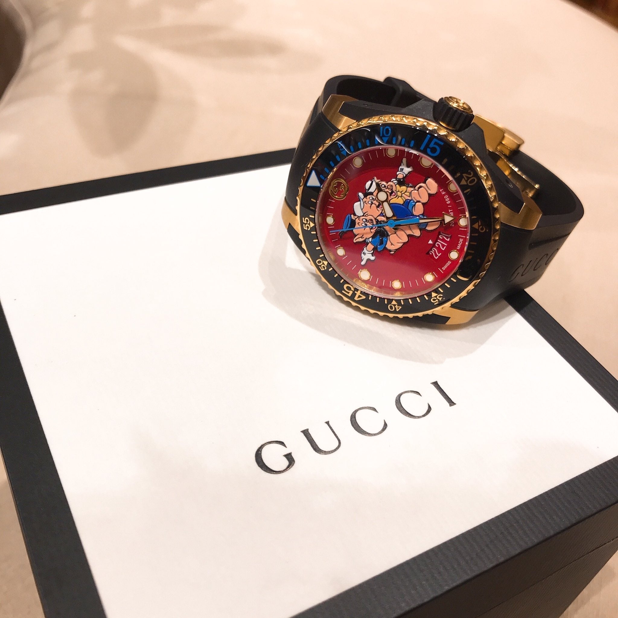 Gucci Dive Red Dial Black Rubber Strap Watch For Men - YA136325 Watches Gucci   