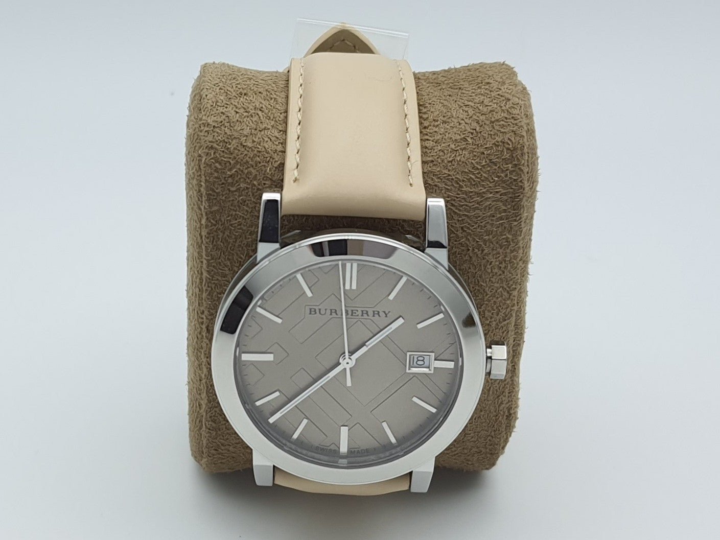 Burberry The City Silver Dial Beige Leather Strap Unisex Watch - BU9010 Watches Burberry   
