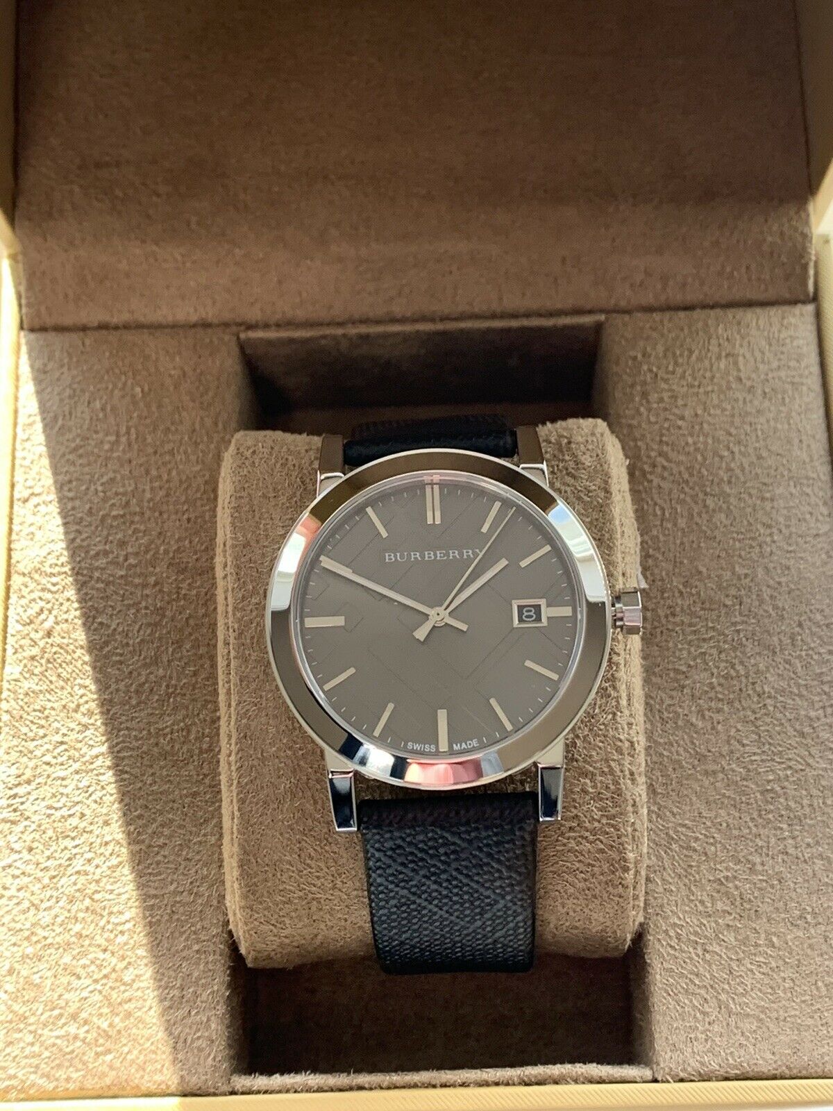 Burberry Heritage Grey Dial Black Leather Strap Watch for Men - BU9024 Watches Burberry   